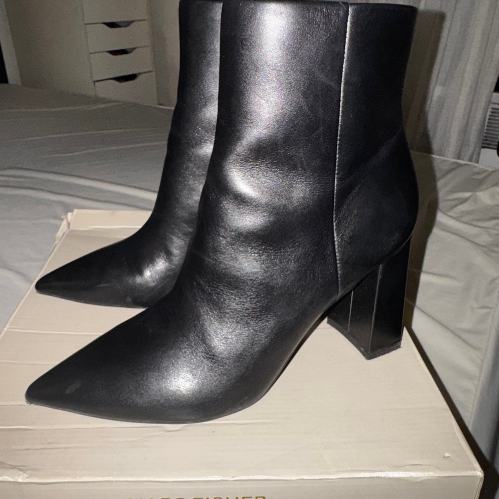 Marc Fisher Sleek Black leather Heeled Boots